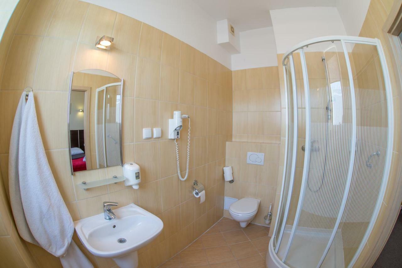 Hotel 104 Stargard Szczecinski Luaran gambar